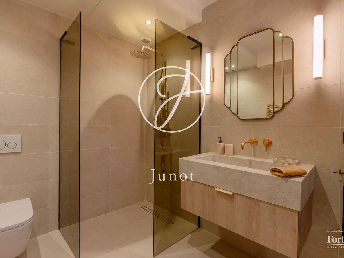 Apartment Paris 8e