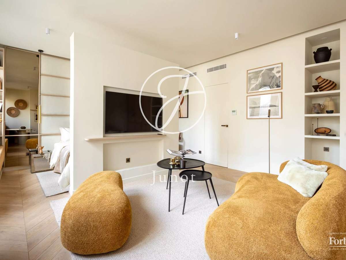 Apartment Paris 8e