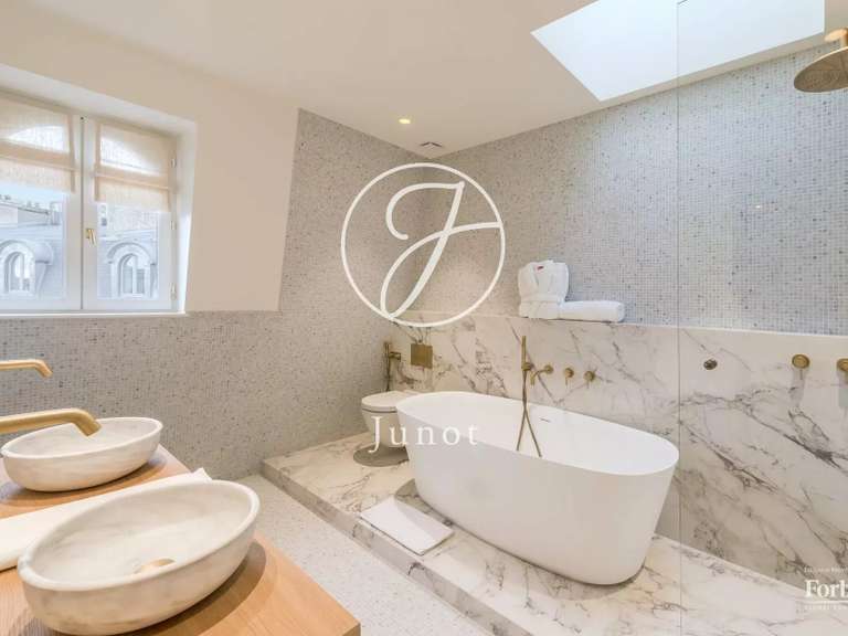 Appartement Paris 8e - 5 chambres - 247m²