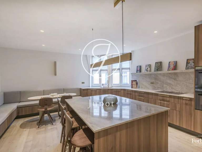 Appartement Paris 8e - 5 chambres - 247m²