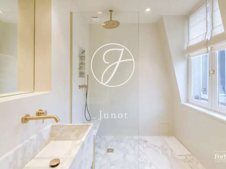 Appartement Paris 8e - 5 chambres - 247m²