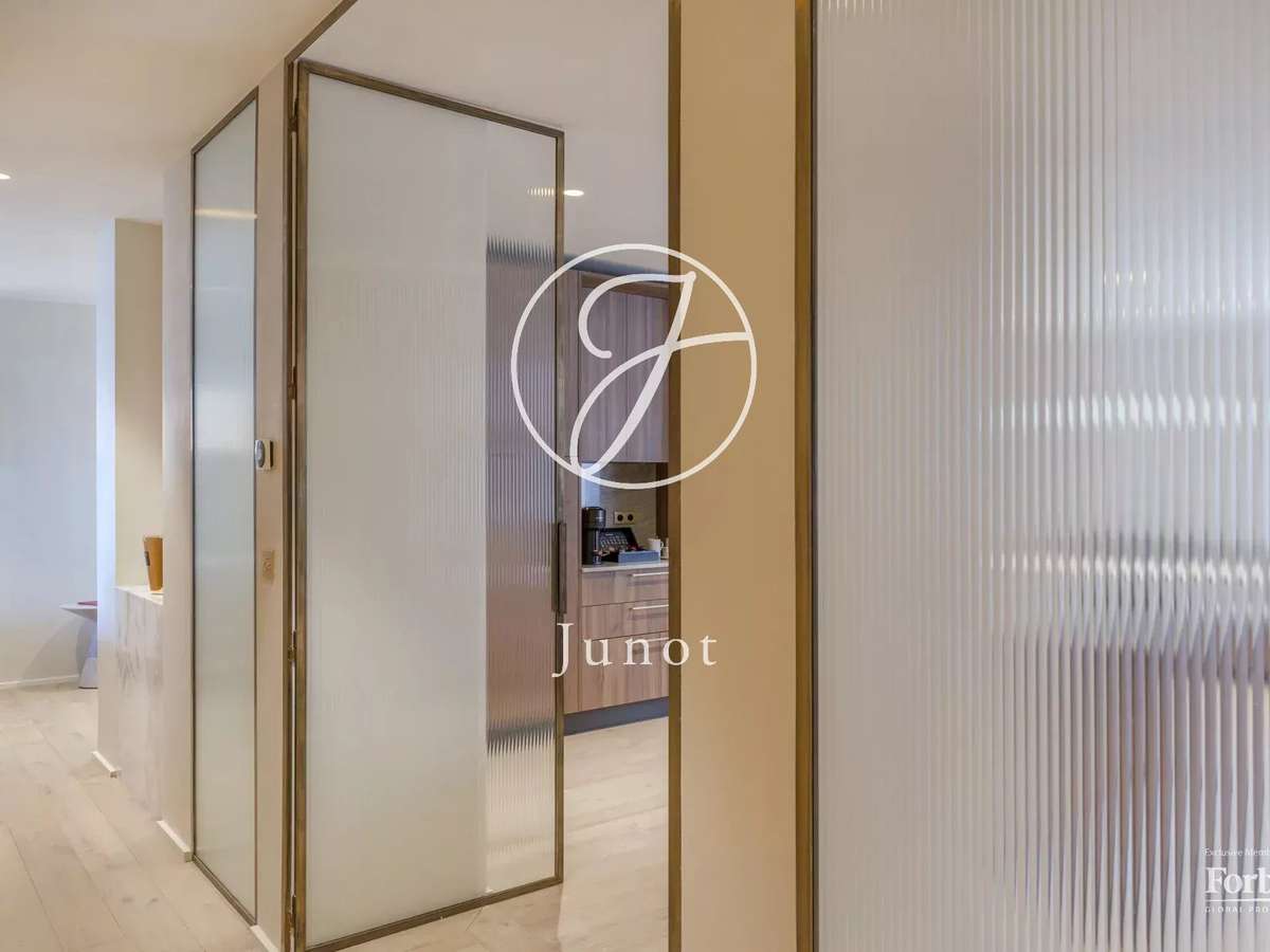 Apartment Paris 8e