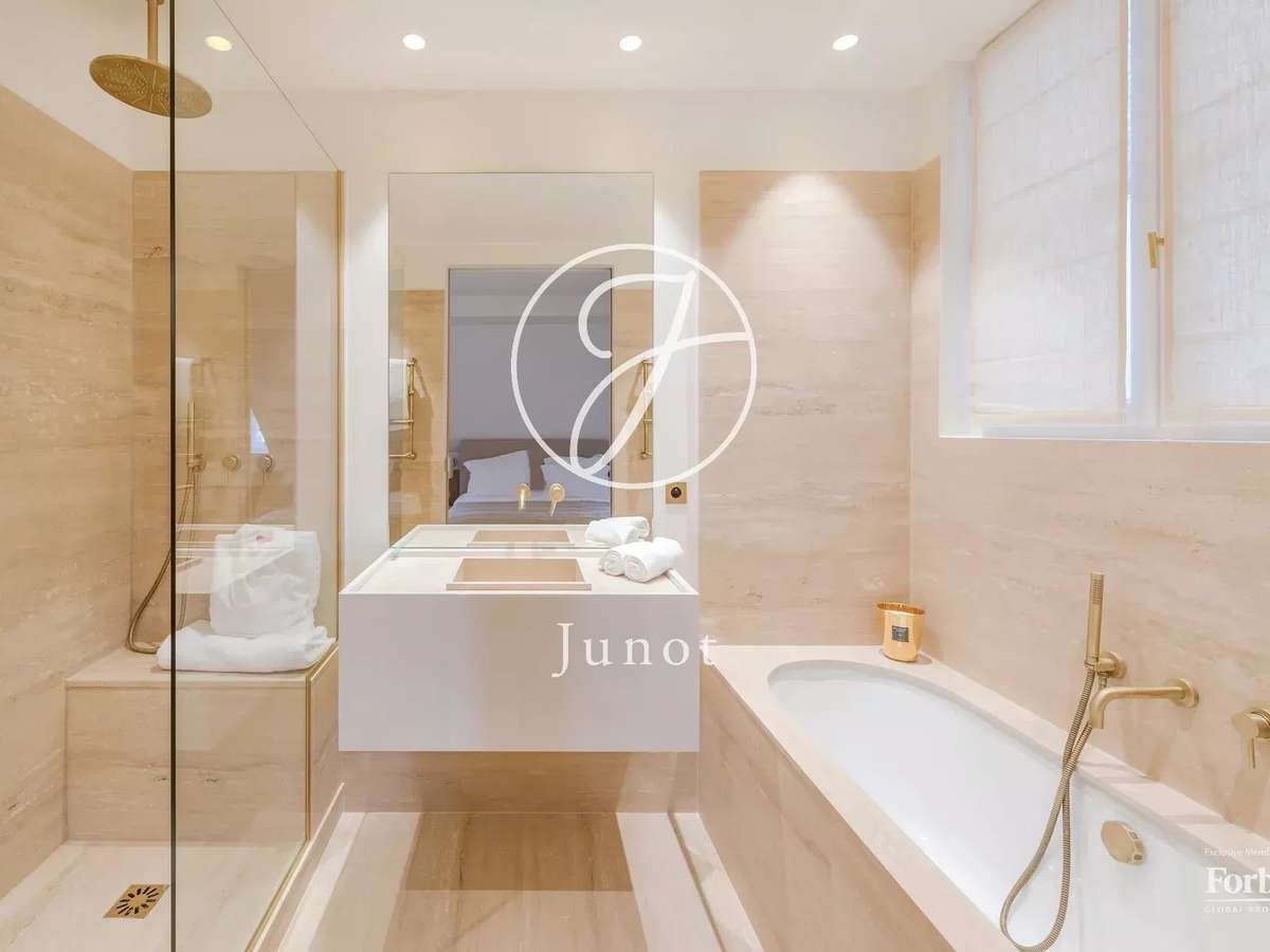 Apartment Paris 8e