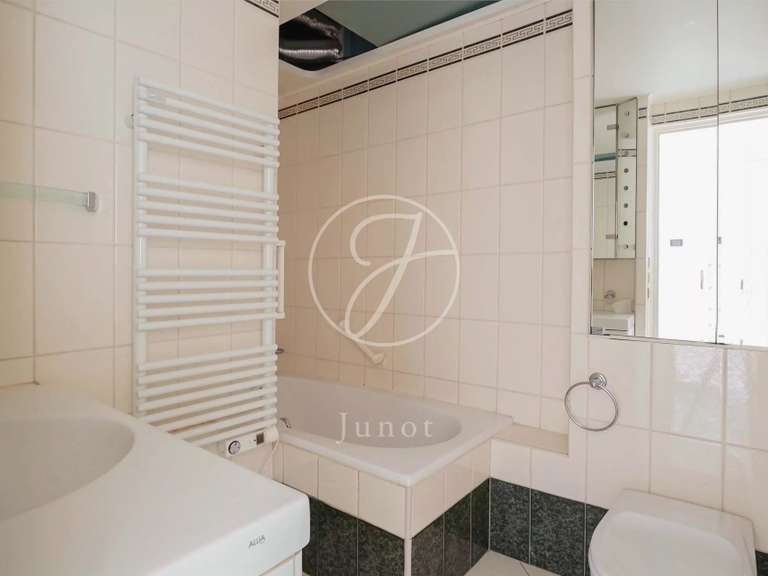 Apartment Paris 8e - 1 bedroom - 63m²