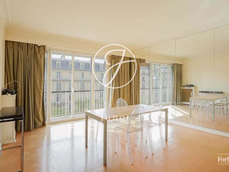 Appartement Paris 8e - 1 chambre - 63m²