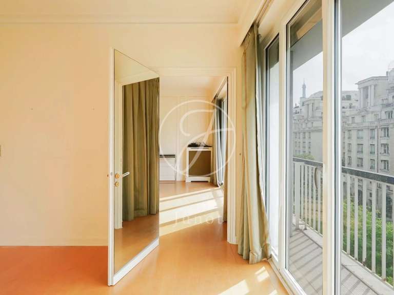 Apartment Paris 8e - 1 bedroom - 63m²