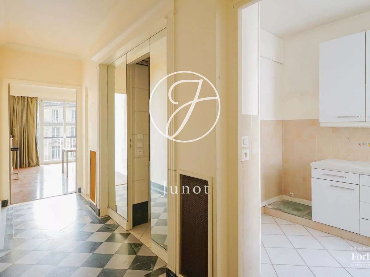 Apartment Paris 8e