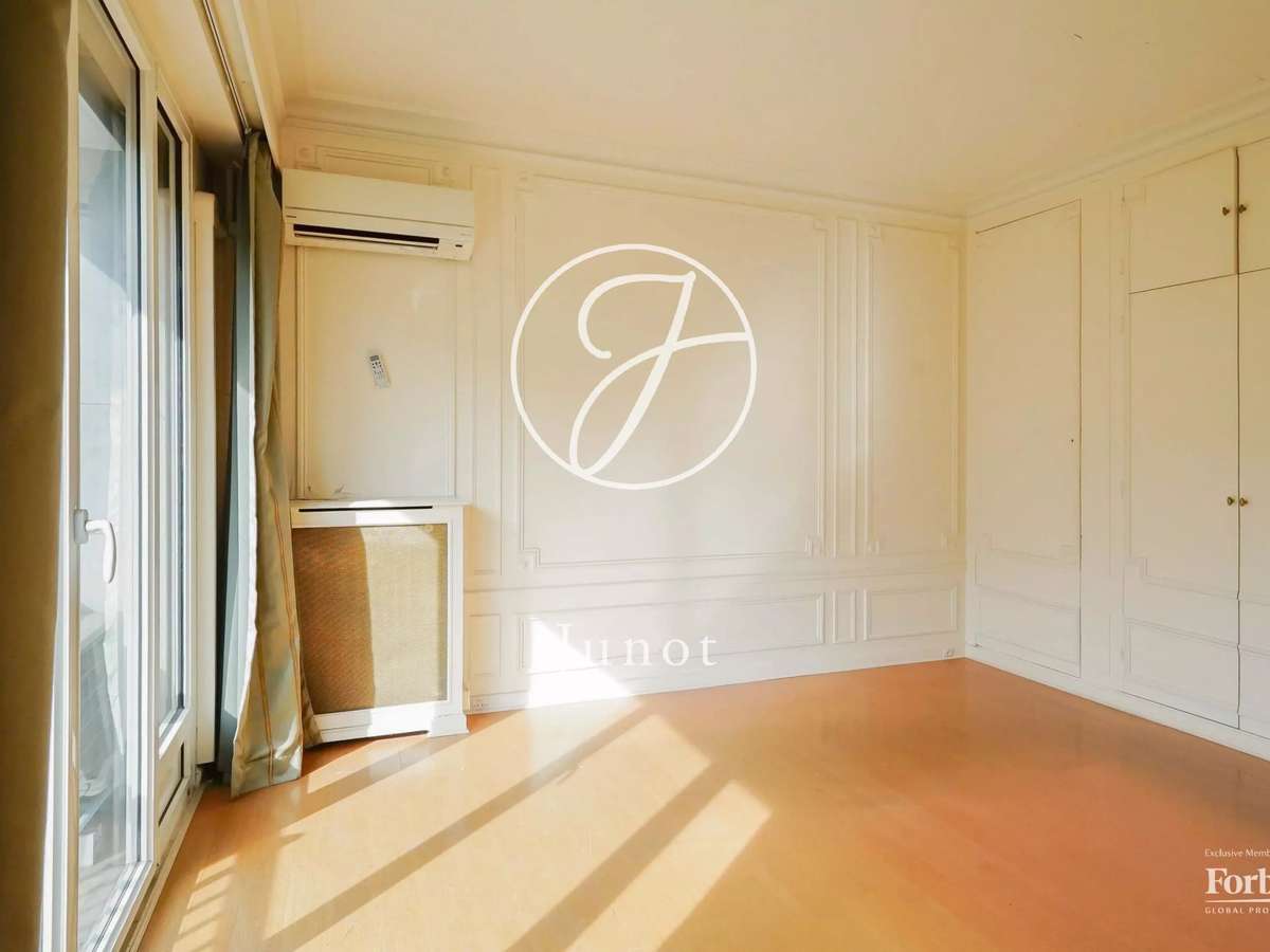Apartment Paris 8e