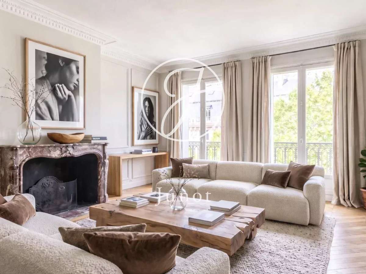 Apartment Paris 8e