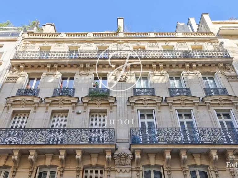 Appartement Paris 8e - 2 chambres - 107m²