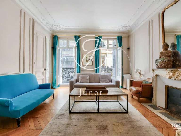 Appartement Paris 8e - 2 chambres - 107m²