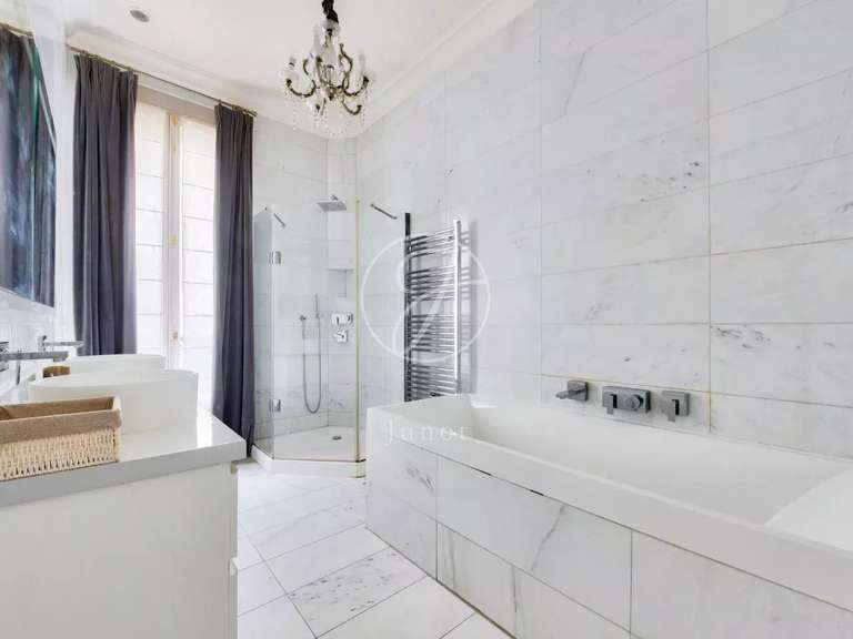 Apartment Paris 8e - 2 bedrooms - 107m²