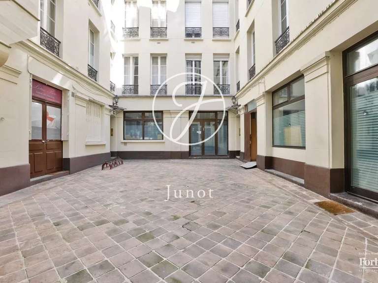 Appartement Paris 8e - 2 chambres - 107m²