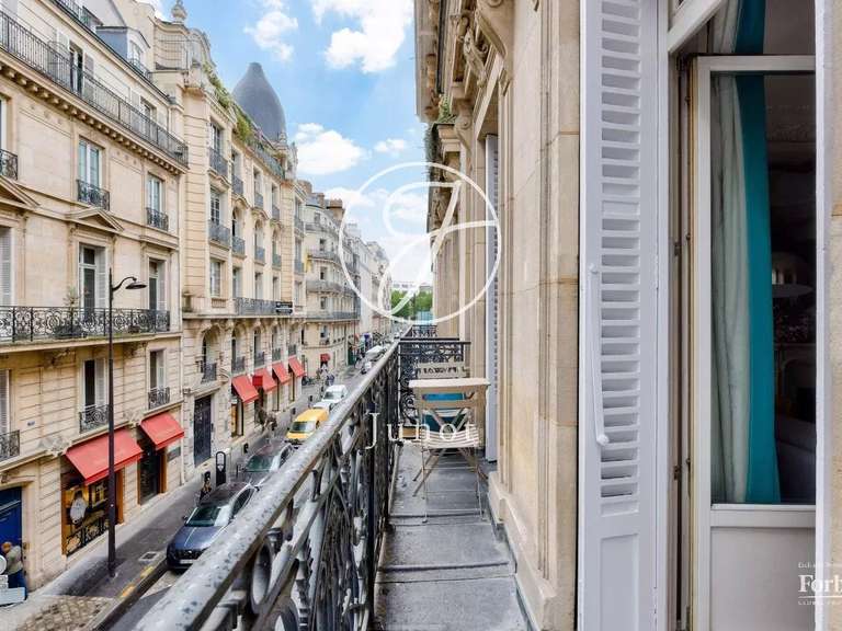 Appartement Paris 8e - 2 chambres - 107m²