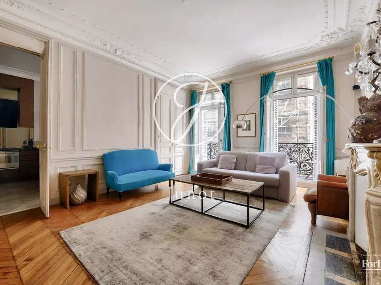 Appartement Paris 8e - 2 chambres - 107m²