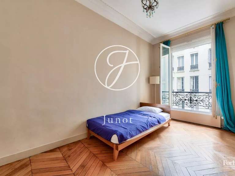 Appartement Paris 8e - 2 chambres - 107m²