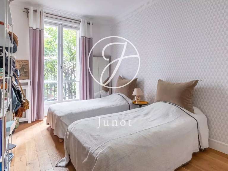 Appartement Paris 8e - 3 chambres - 157m²