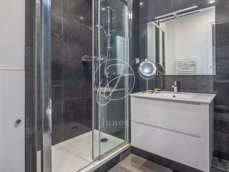 Appartement Paris 8e - 3 chambres - 157m²