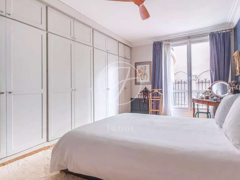 Appartement Paris 8e - 3 chambres - 157m²