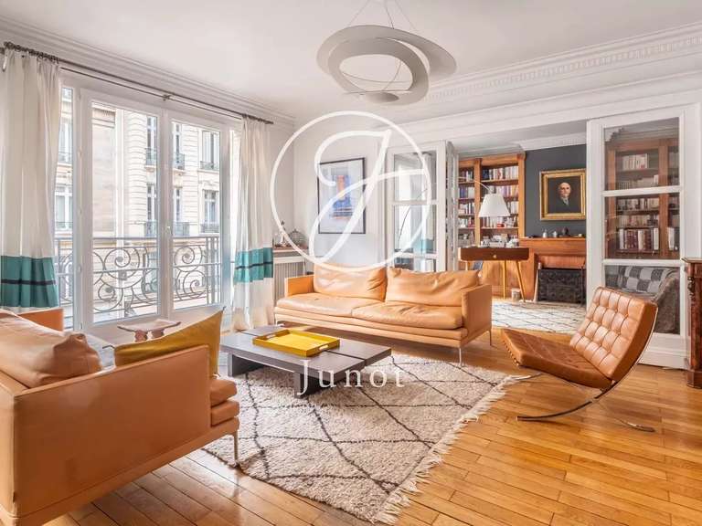 Appartement Paris 8e - 3 chambres - 157m²