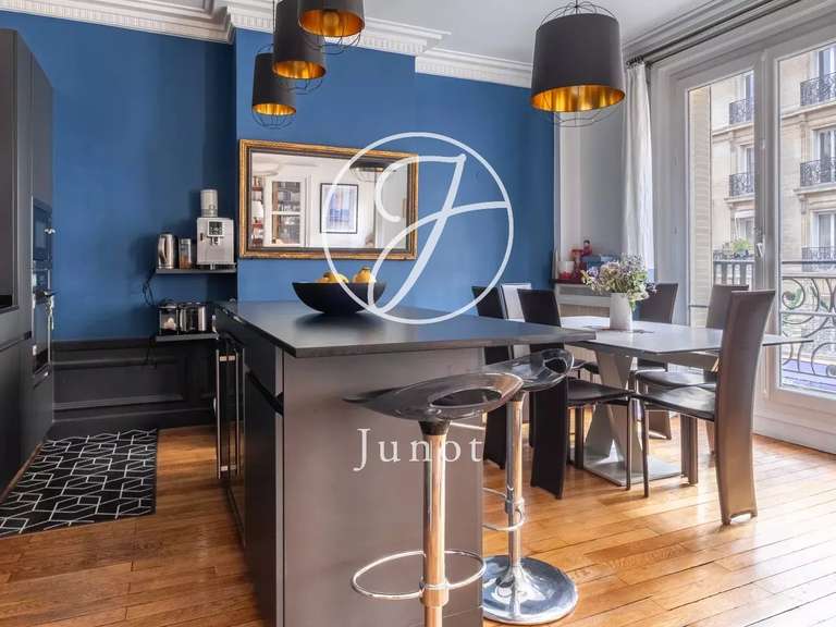 Appartement Paris 8e - 3 chambres - 157m²