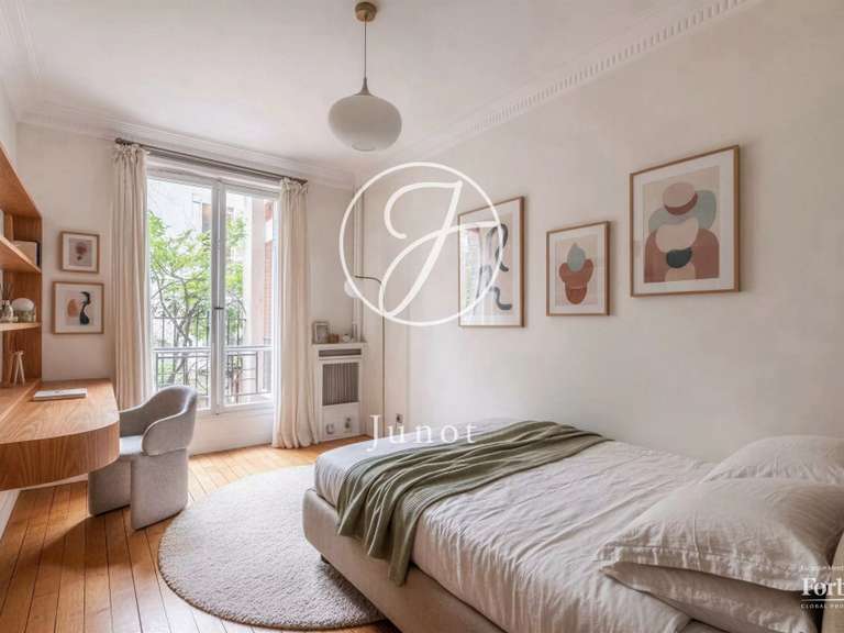 Appartement Paris 8e - 3 chambres - 157m²