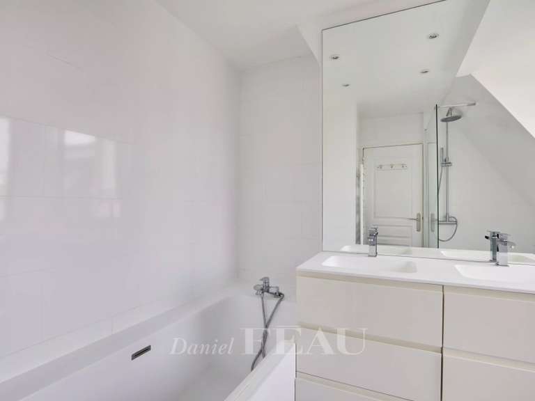 Appartement Paris 8e - 3 chambres - 134m²