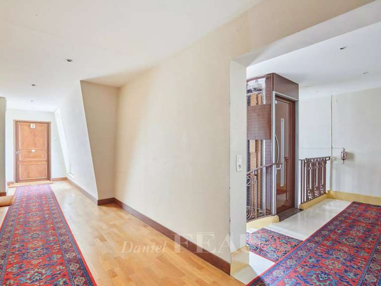 Appartement Paris 8e - 3 chambres - 134m²