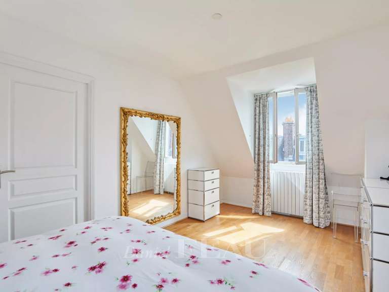 Appartement Paris 8e - 3 chambres - 134m²