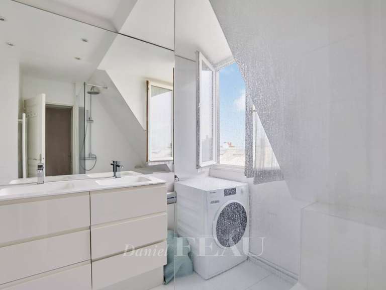 Appartement Paris 8e - 3 chambres - 134m²