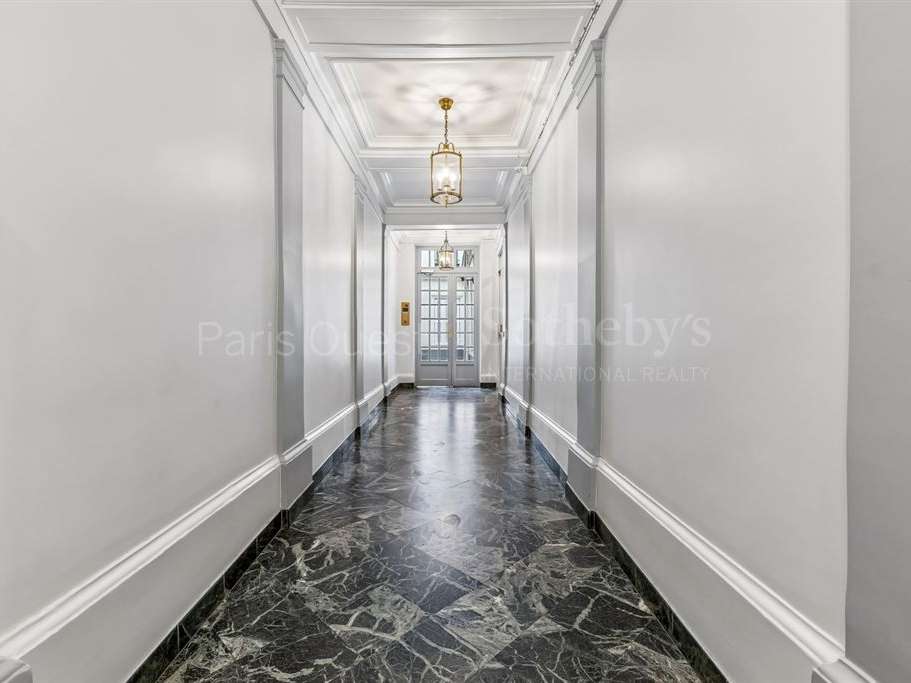 Apartment Paris 8e