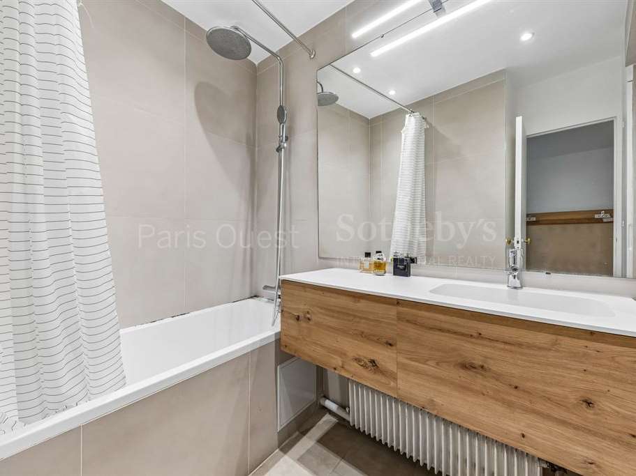 Apartment Paris 8e