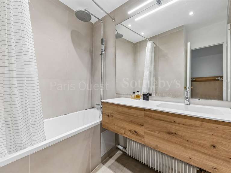 Appartement Paris 8e - 3 chambres - 112m²
