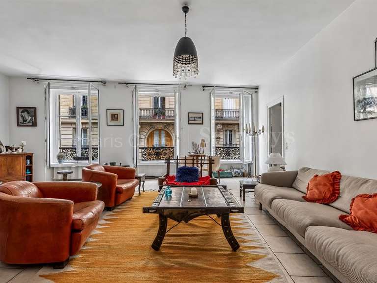 Appartement Paris 8e - 3 chambres - 112m²