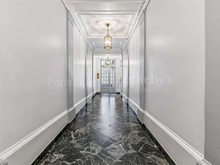 Appartement Paris 8e - 3 chambres - 112m²