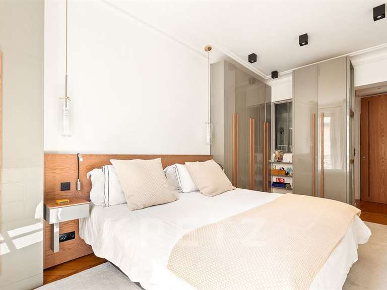 Appartement Paris 8e - 4 chambres - 152m²