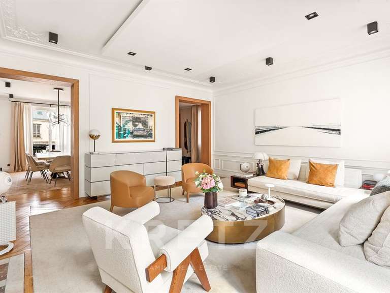 Appartement Paris 8e - 4 chambres - 152m²