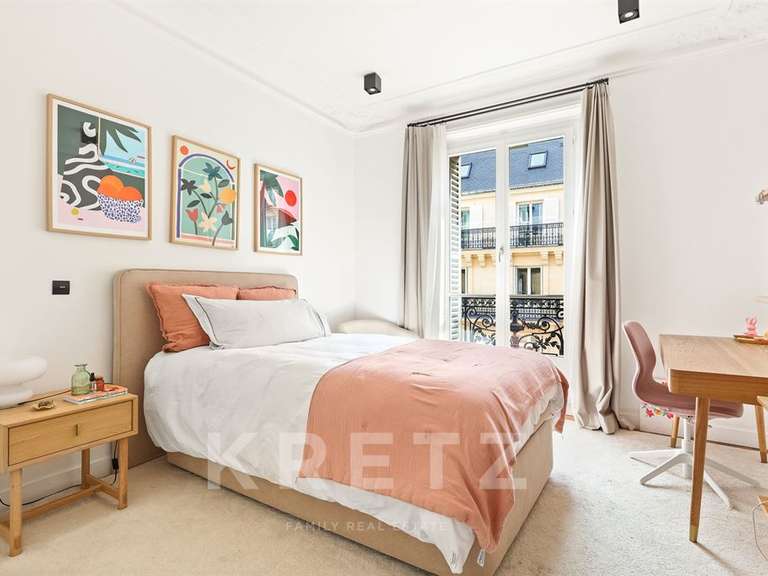 Apartment Paris 8e - 4 bedrooms - 152m²