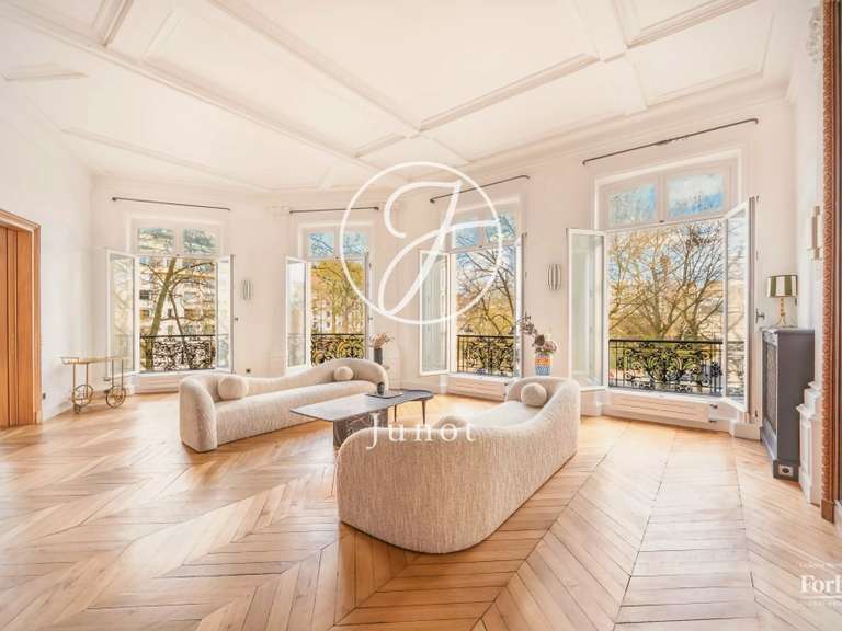 Appartement Paris 8e - 2 chambres - 146m²