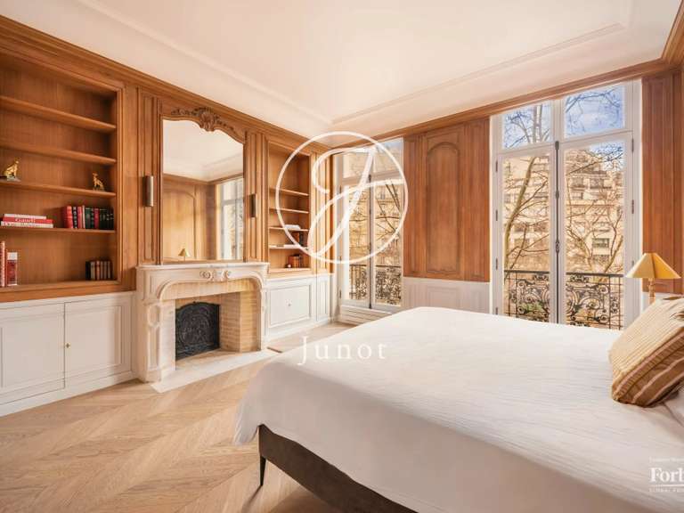 Appartement Paris 8e - 2 chambres - 146m²