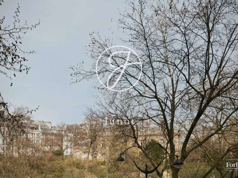 Appartement Paris 8e - 2 chambres - 146m²