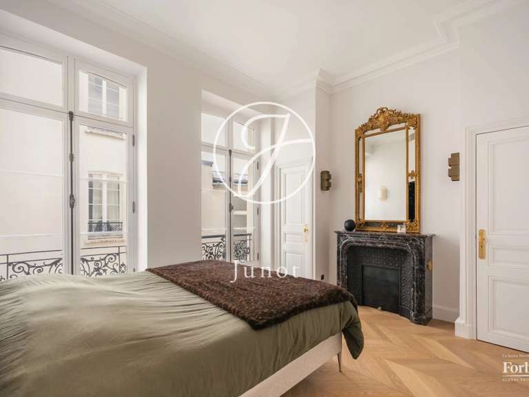 Appartement Paris 8e - 2 chambres - 146m²