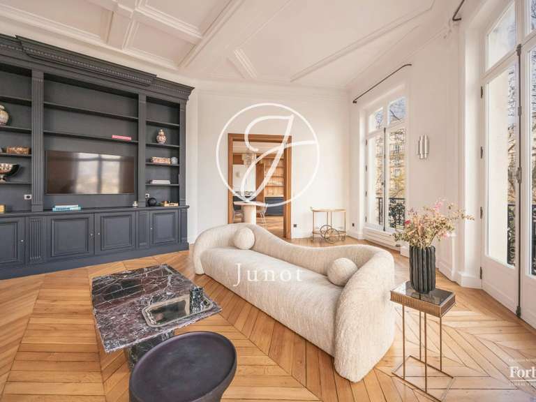 Appartement Paris 8e - 2 chambres - 146m²