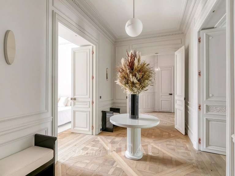 Appartement Paris 8e - 3 chambres - 215m²