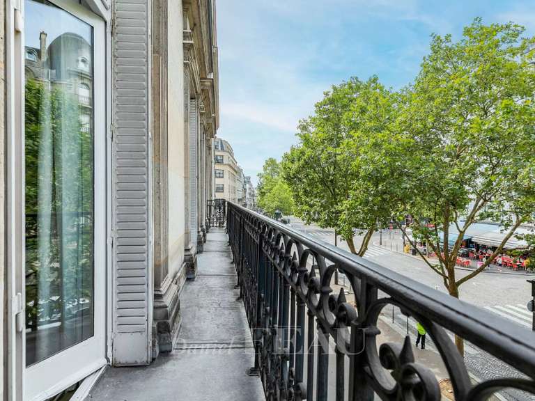 Appartement Paris 8e - 3 chambres - 215m²
