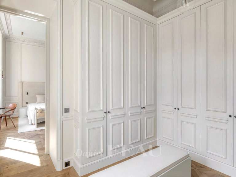 Appartement Paris 8e - 3 chambres - 215m²