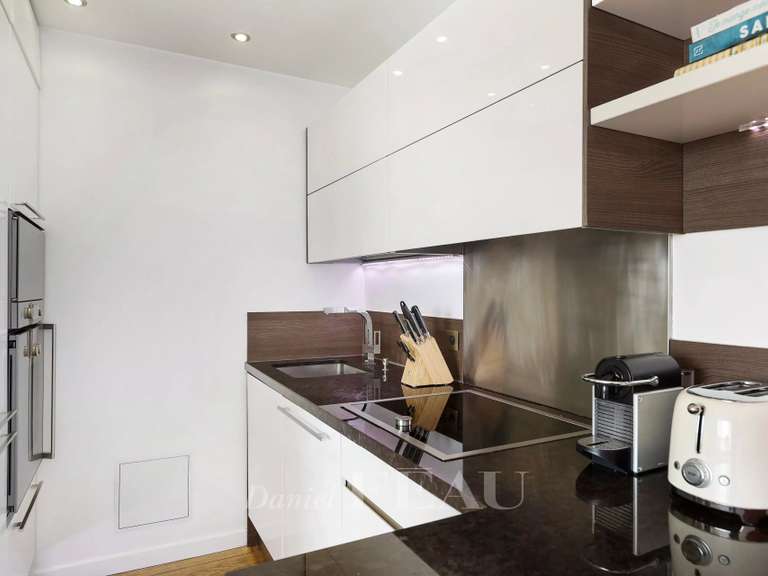 Appartement Paris 8e - 2 chambres - 84m²