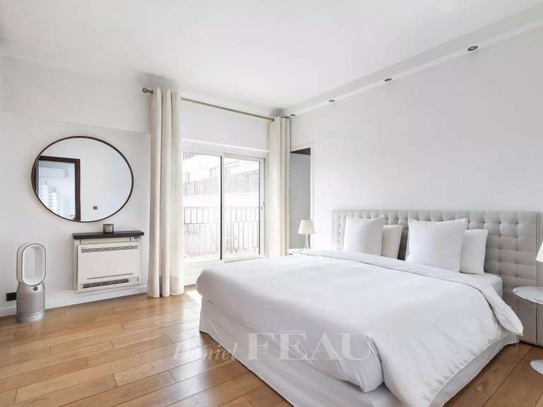 Appartement Paris 8e - 2 chambres - 84m²