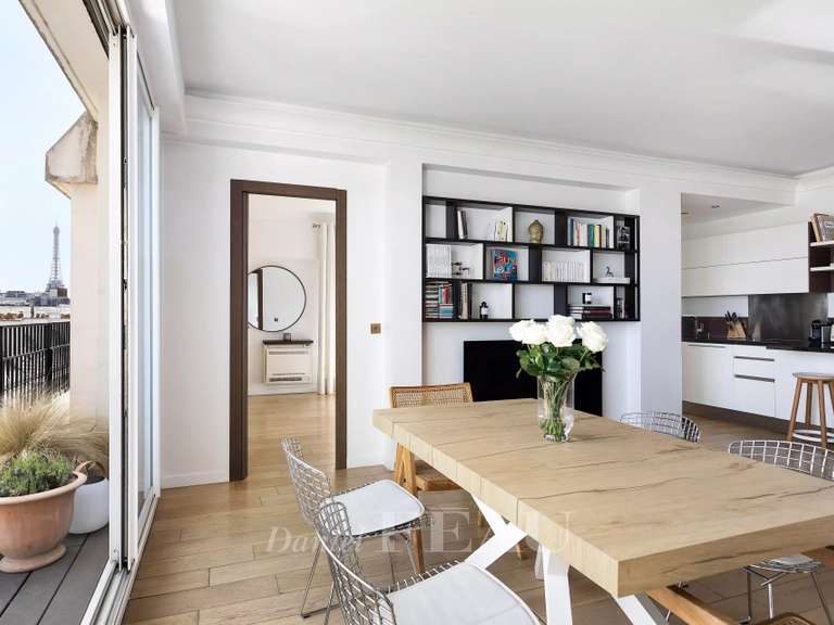 Appartement Paris 8e - 2 chambres - 84m²