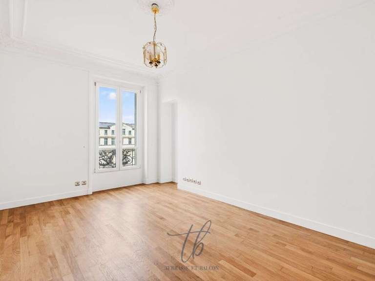 Appartement Paris 8e - 3 chambres
